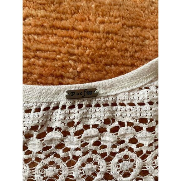 Poof lace back T-shirt - Picture 4 of 5